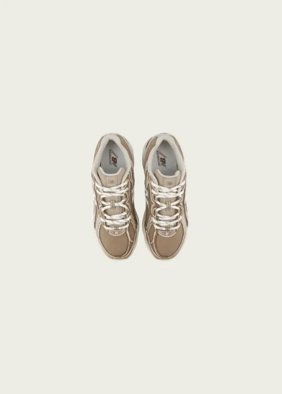 New Balance U7403TR - Brown